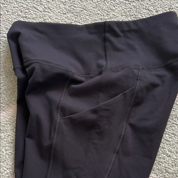 Ewedoos Black Capri Leggings with Side Pockets - Picture 4 of 5